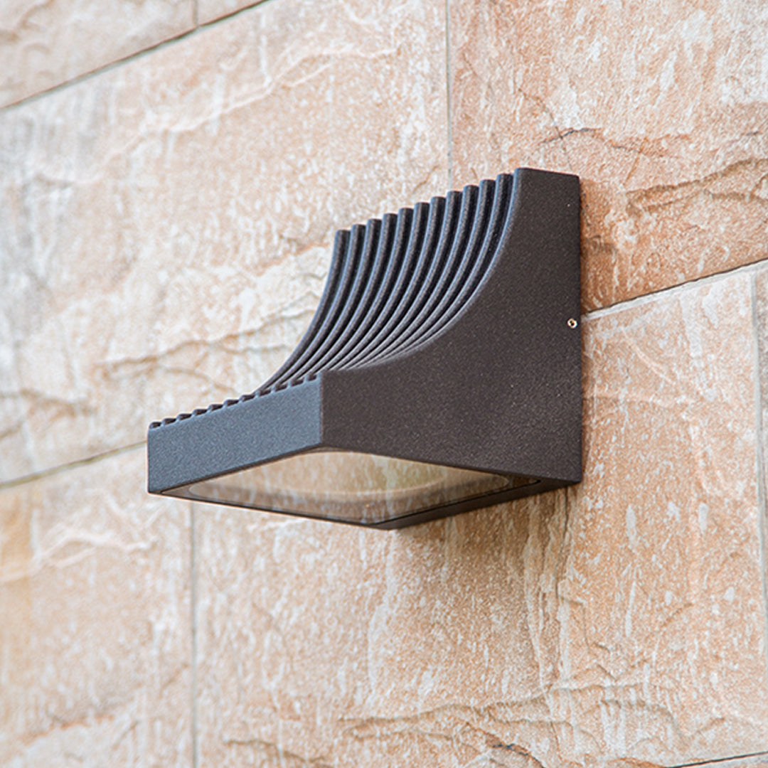 Industrial Outdoor Wall Light Minimalist Style - Lamp Outdoor