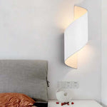 Travin Modern Conch Shape Spiral Outdoor Wall Lamp, Black/White/Gold - Lamp Outdoor