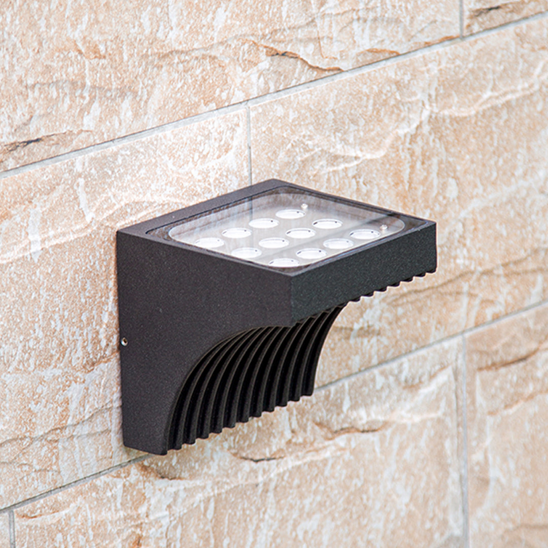 Industrial Outdoor Wall Light Minimalist Style - Lamp Outdoor