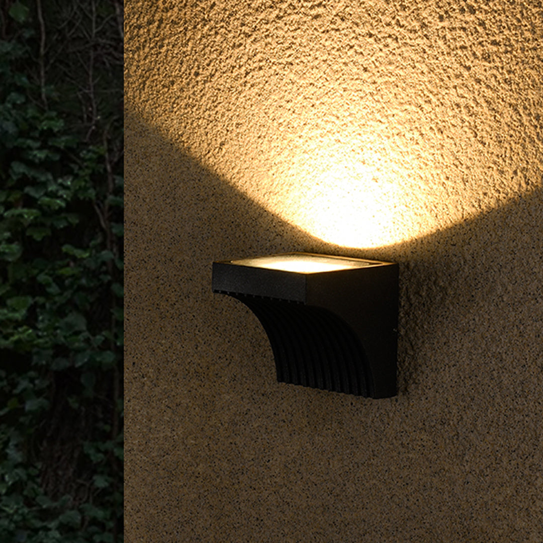Industrial Outdoor Wall Light Minimalist Style - Lamp Outdoor
