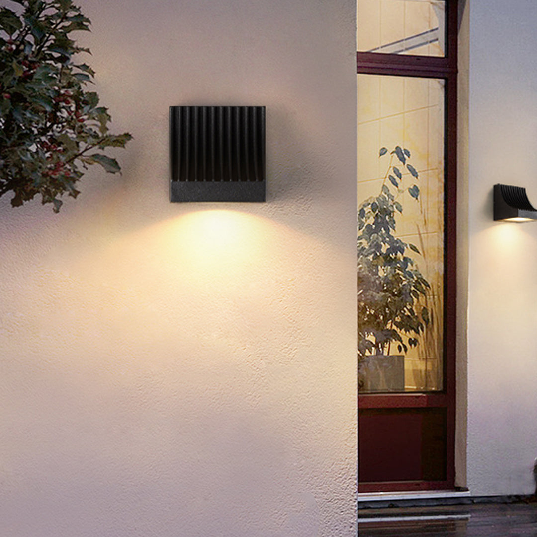 Industrial Outdoor Wall Light Minimalist Style - Lamp Outdoor
