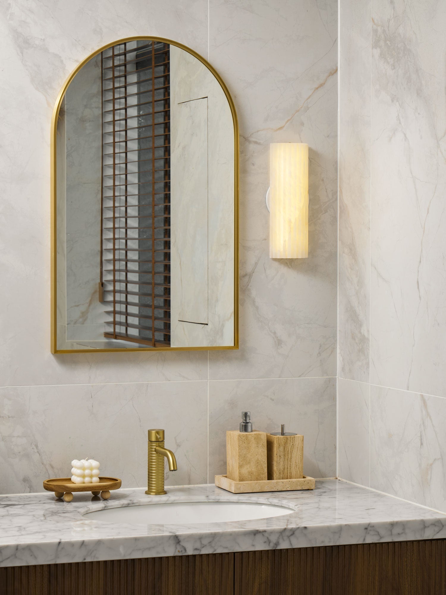 Orcarion Alabaster Wall Lamp - Lamp Outdoor