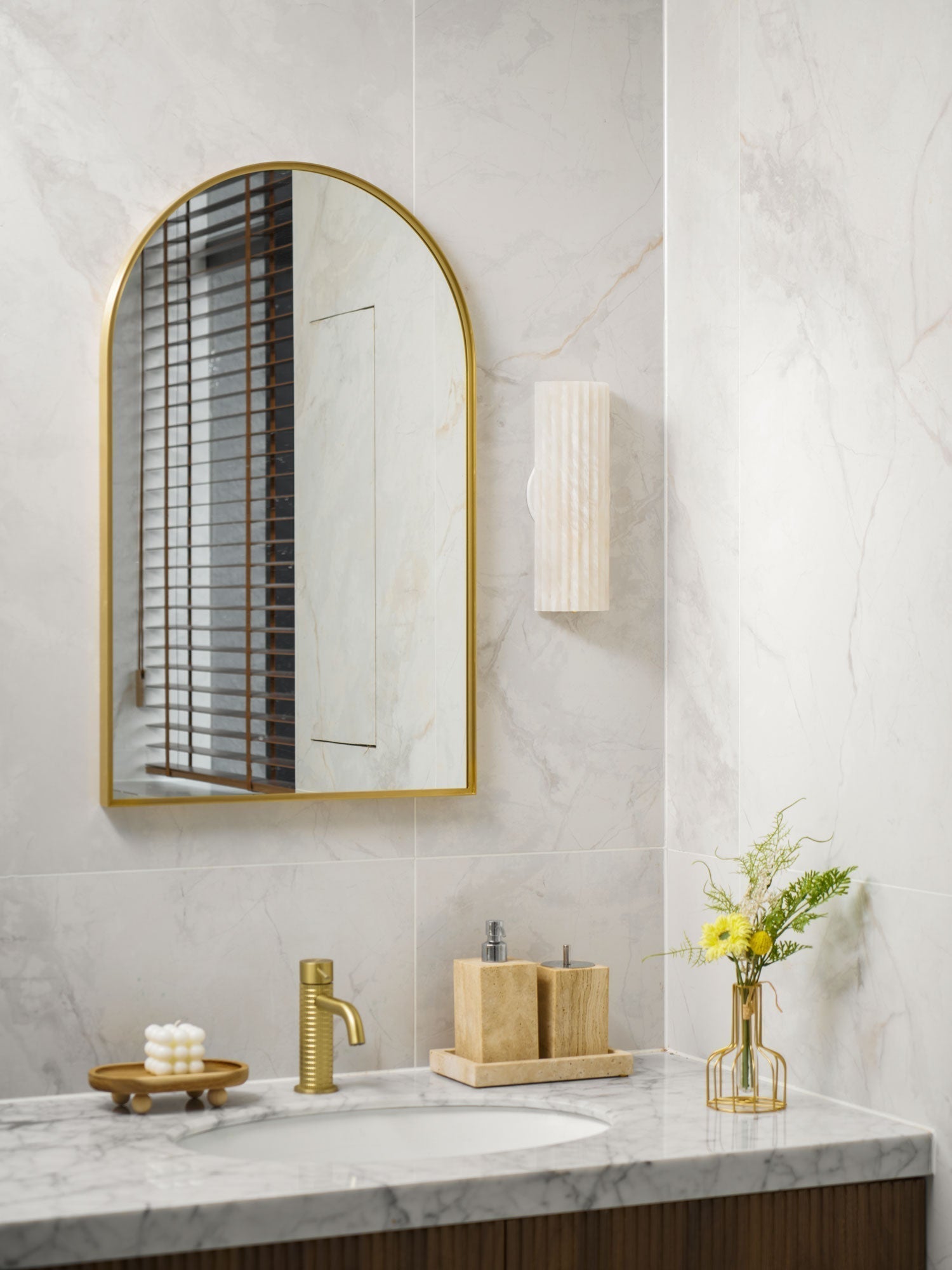 Orcarion Alabaster Wall Lamp - Lamp Outdoor