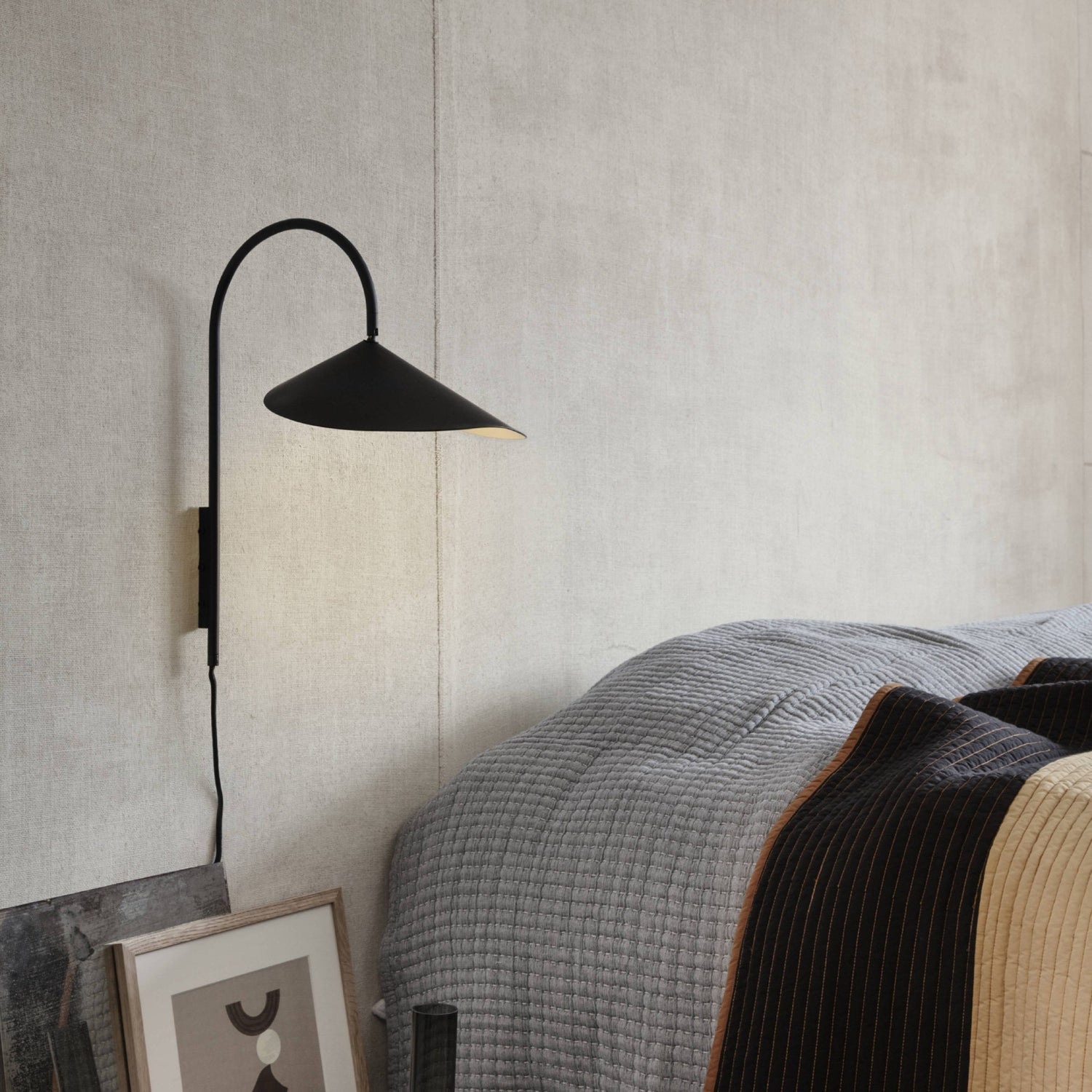 Arum Minimalist Wall Light