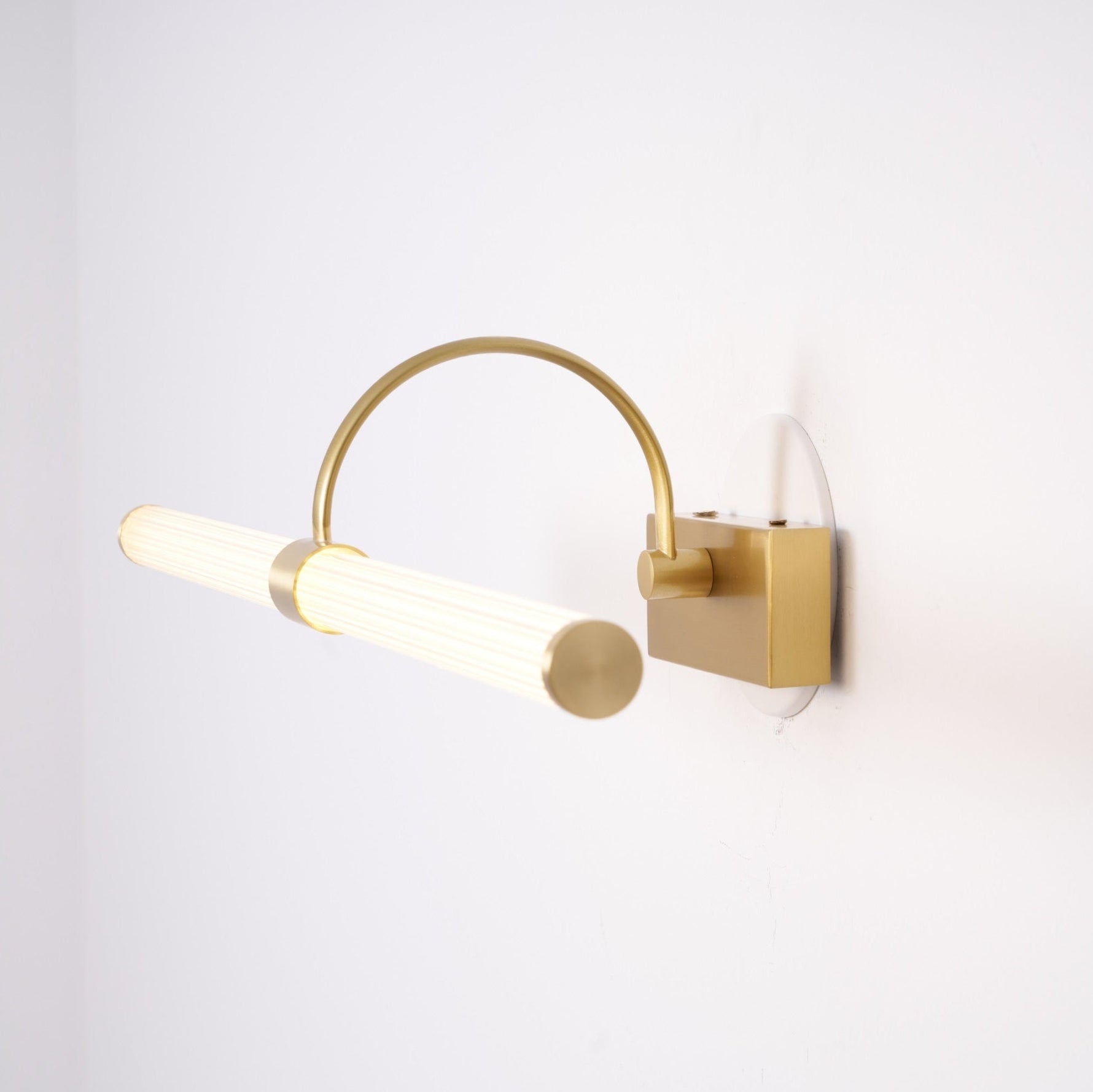 Avery Wall Light - Lamp Outdoor