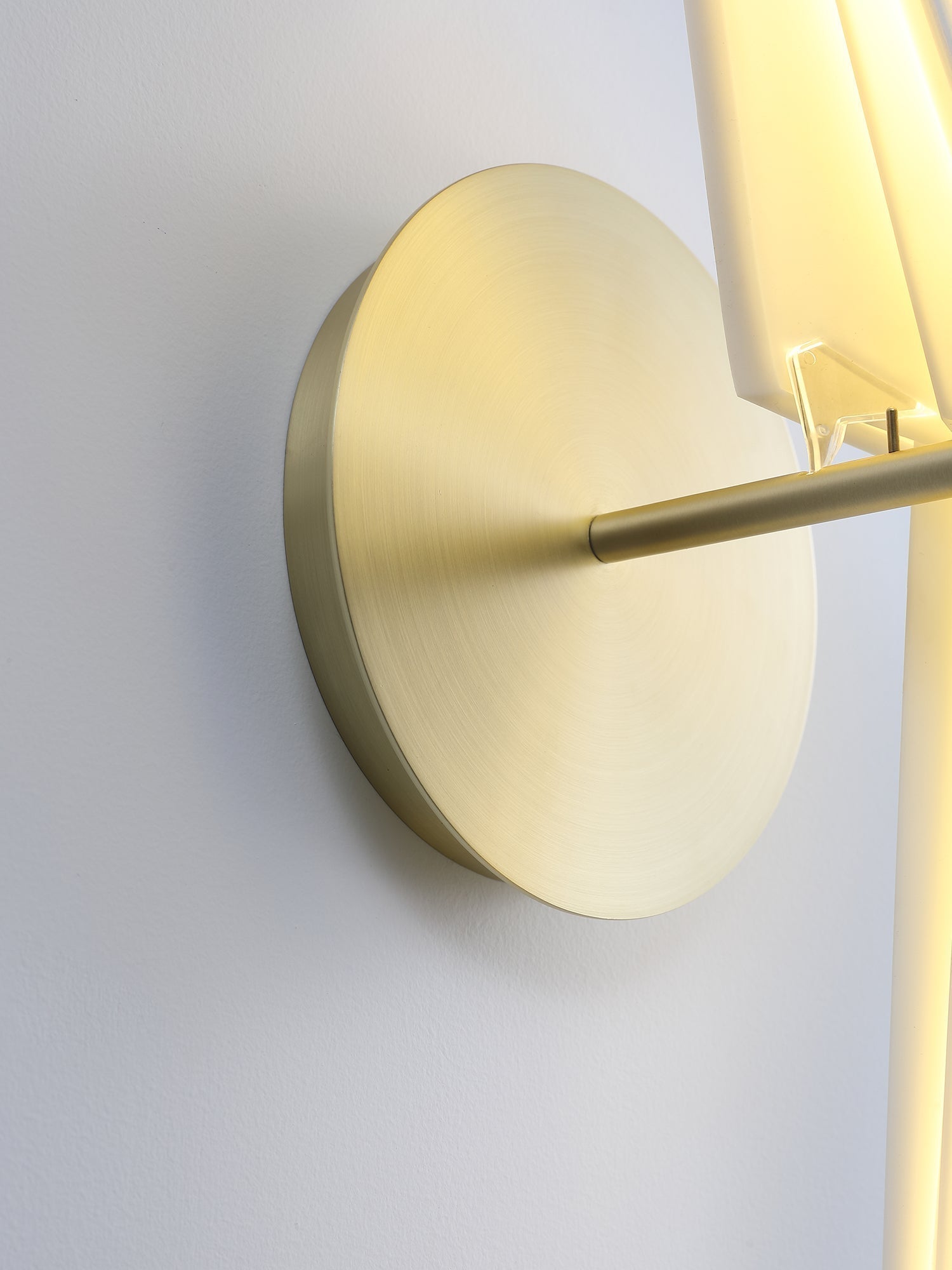 Avian Serenity Wall Lamp - Lamp Outdoor
