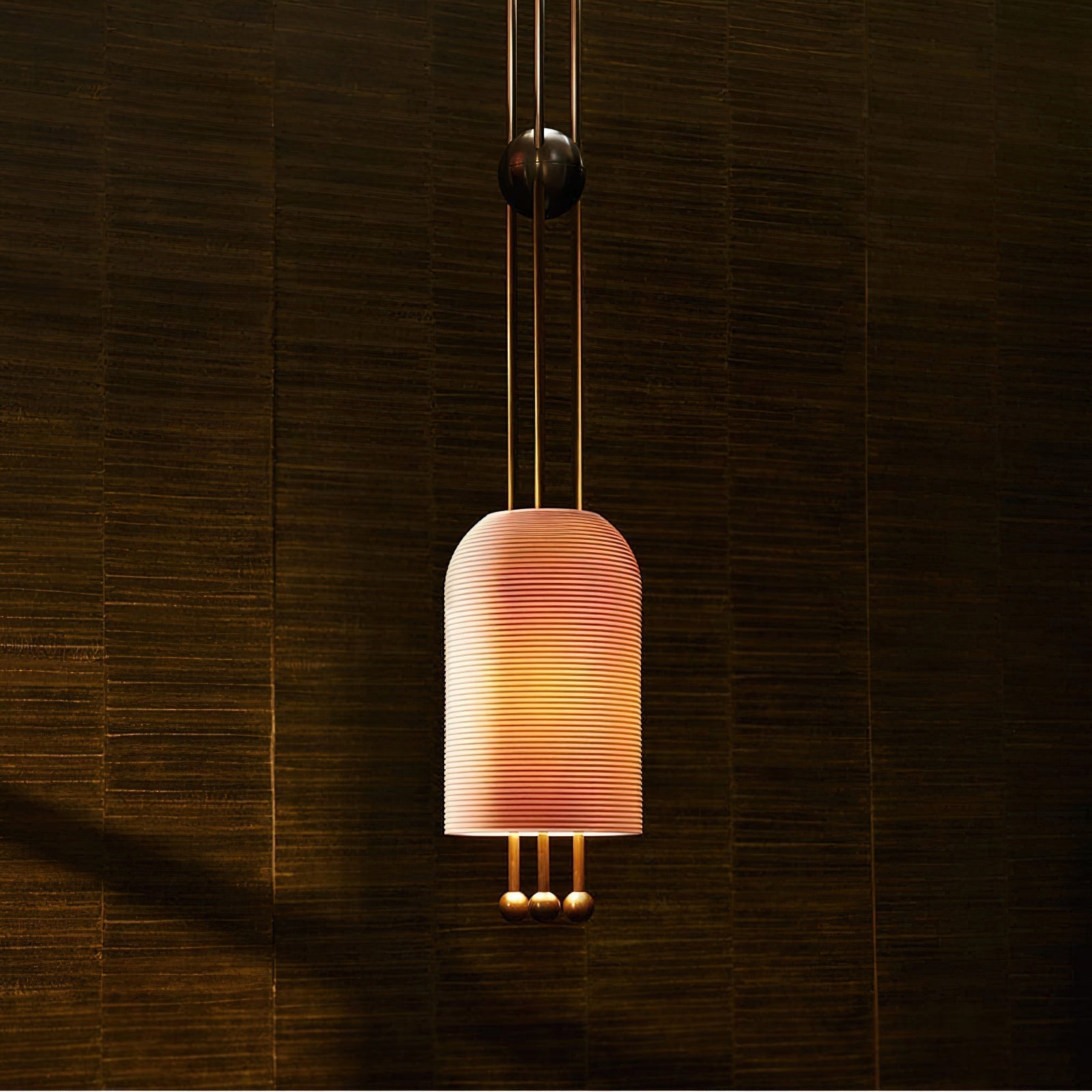 Voloraris Traditional Elegance Metal Glass Pendant Light - Lamp Outdoor