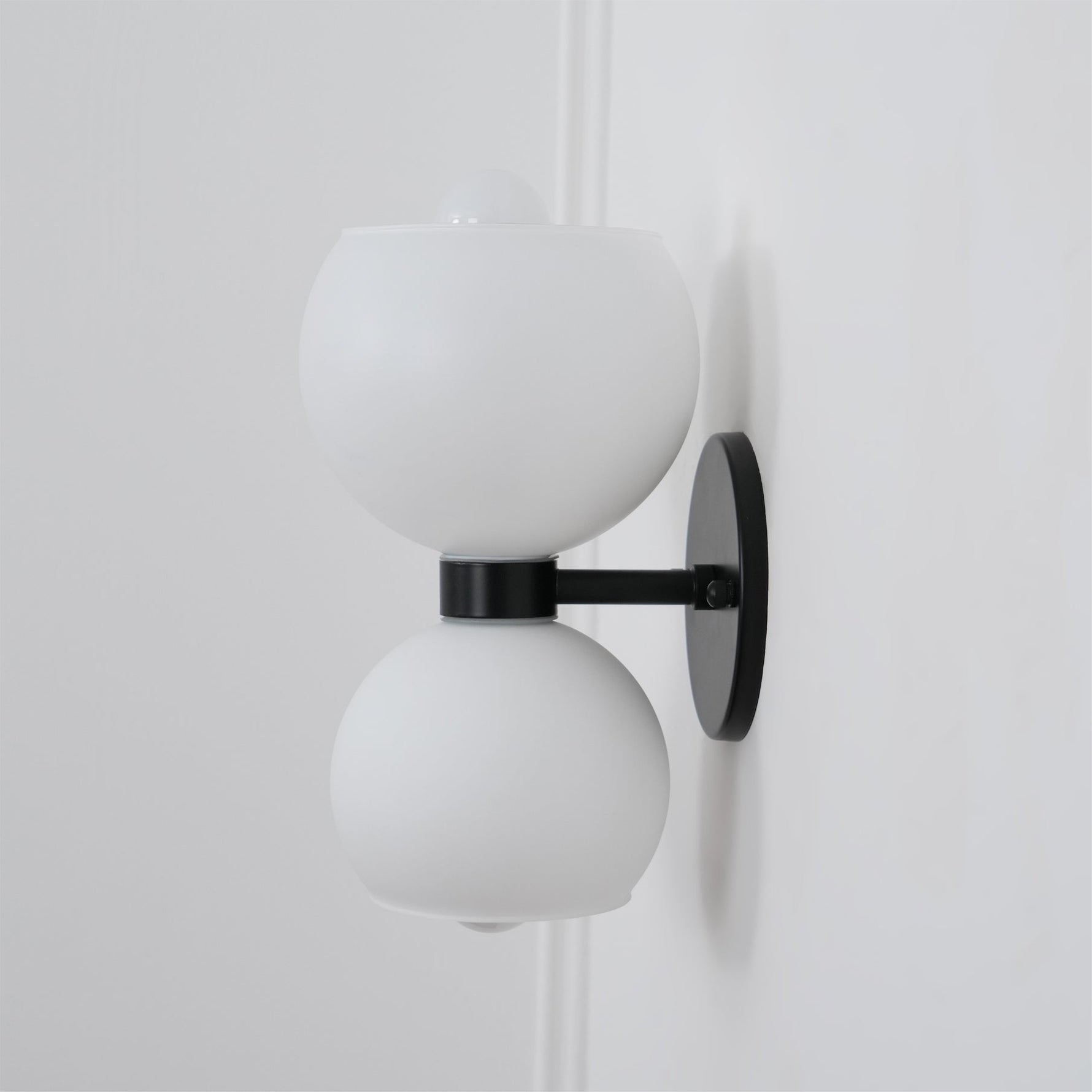 Round Pearl Sconce - Lamp Outdoor