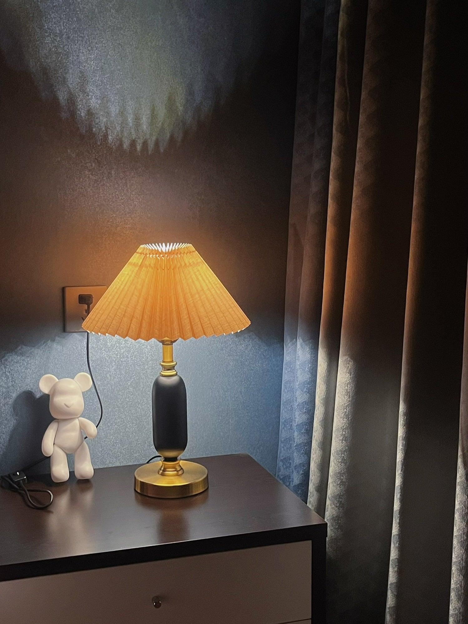 Aurmarila Fabric Table Lamp - Letslighting