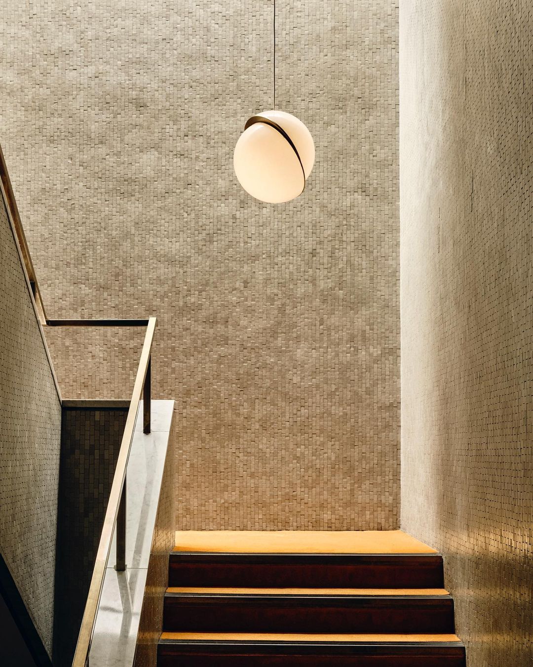 Crescent Pendant Lamp - Lamp Outdoor