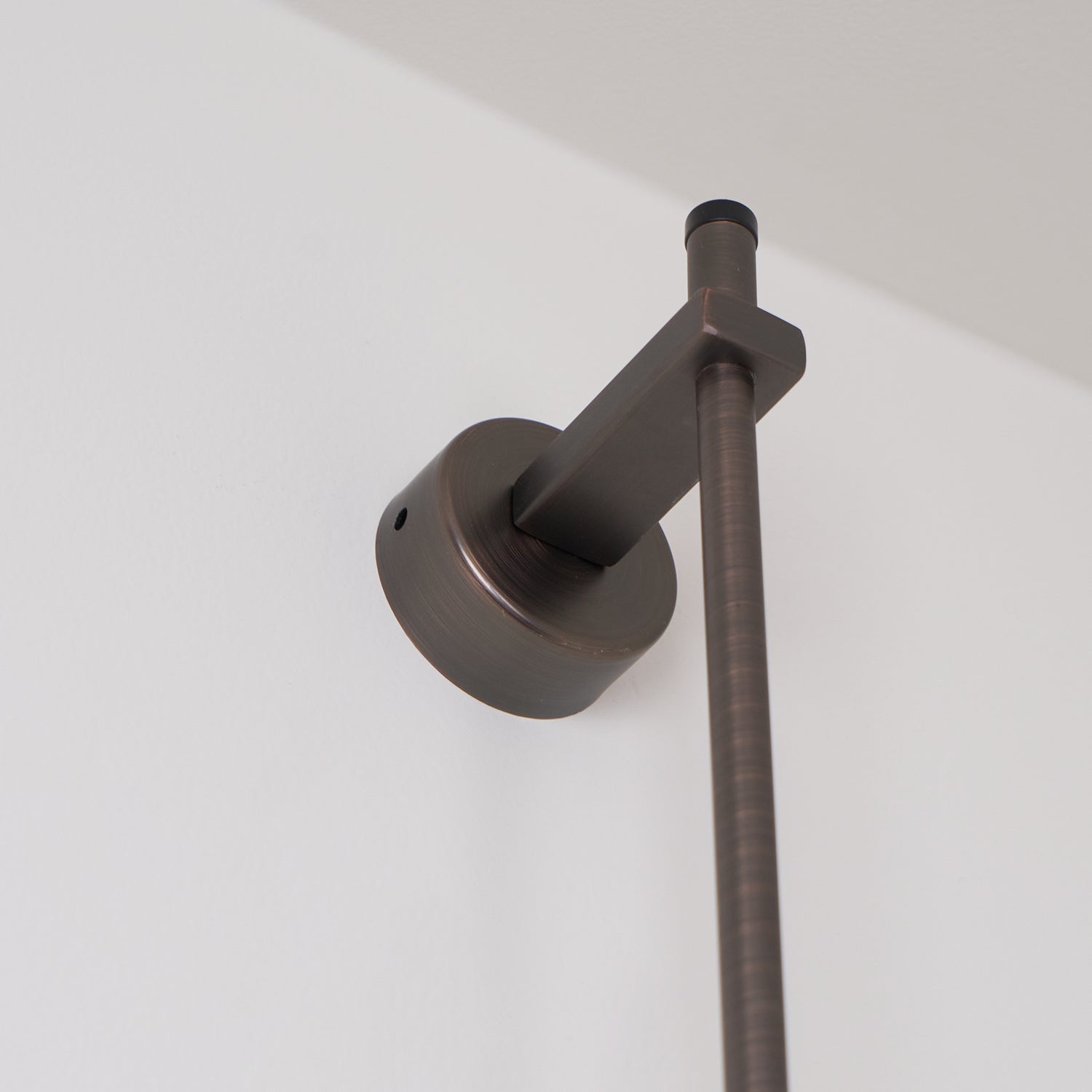 Meridian Vertical Wall Sconce - Lamp Outdoor