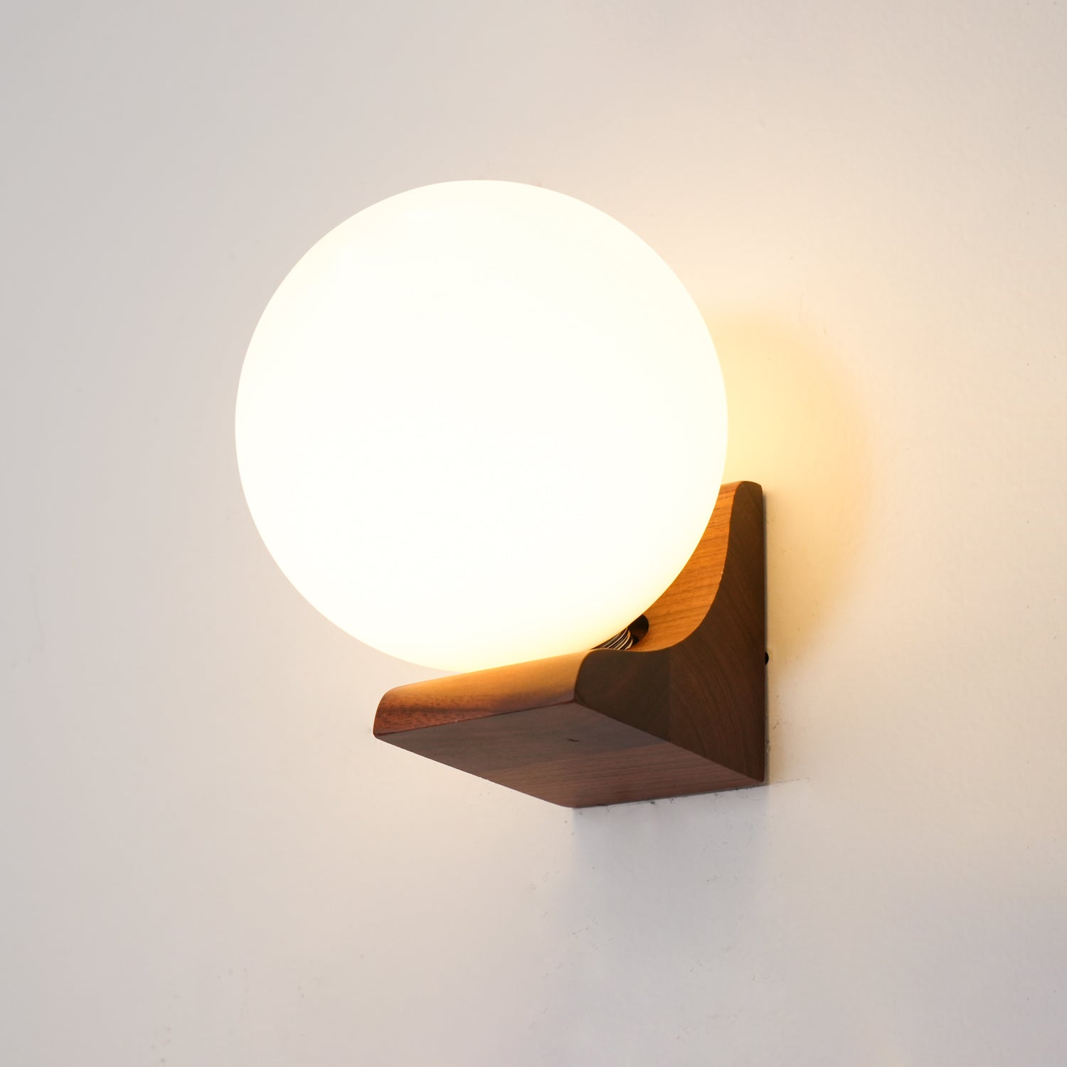 Evelyn Orb Wall Lamp - Lamp Outdoor
