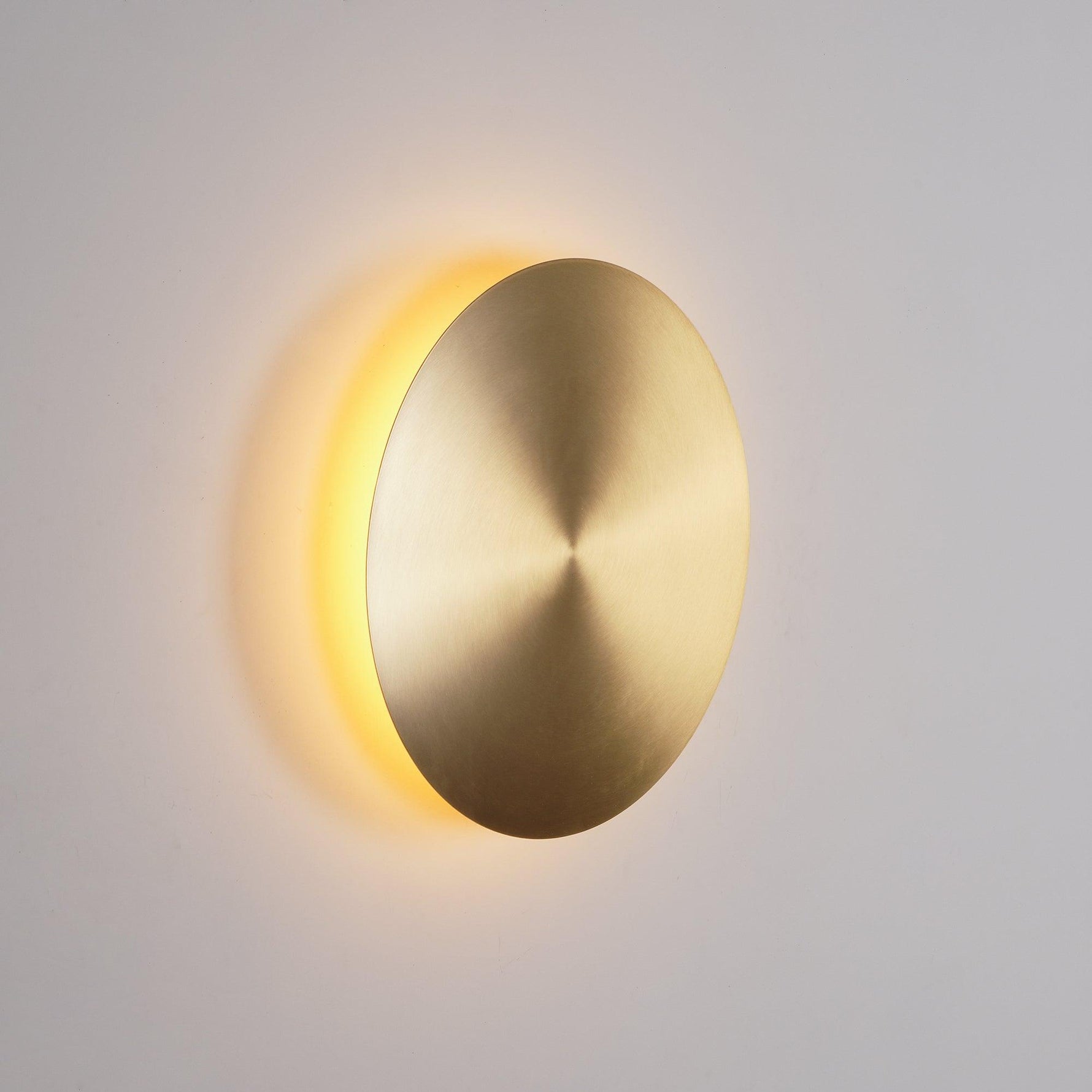 Tivral Brass Minimalist Wall Lamp - Letslighting