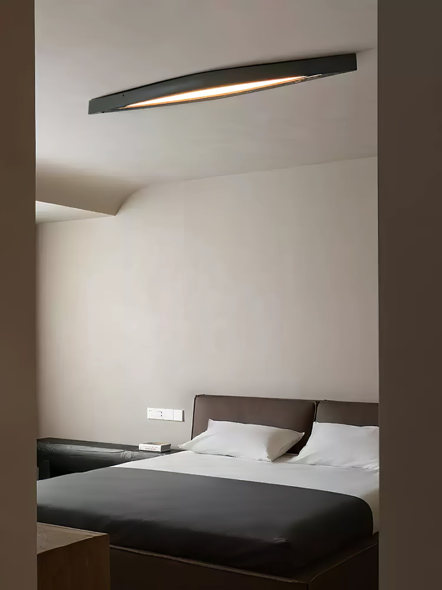 Horizon Linear Wood Ceiling Lamp - Lamp Outdoor
