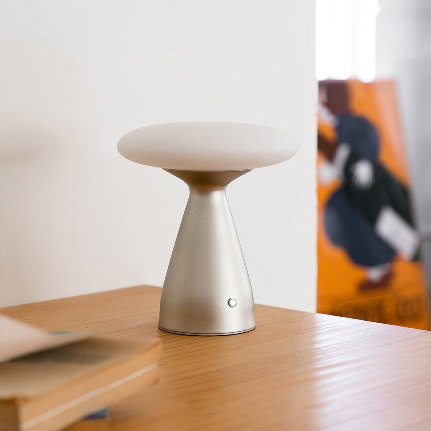 Klaus Modern Table Lamp