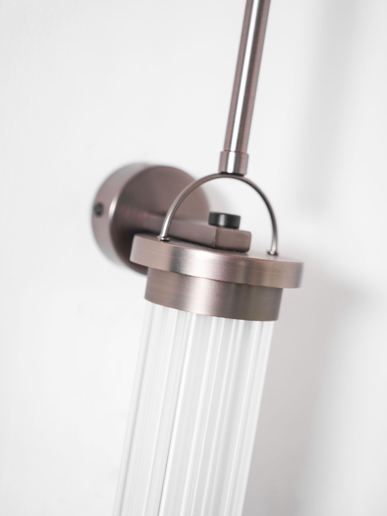 Meridian Vertical Wall Sconce - Lamp Outdoor