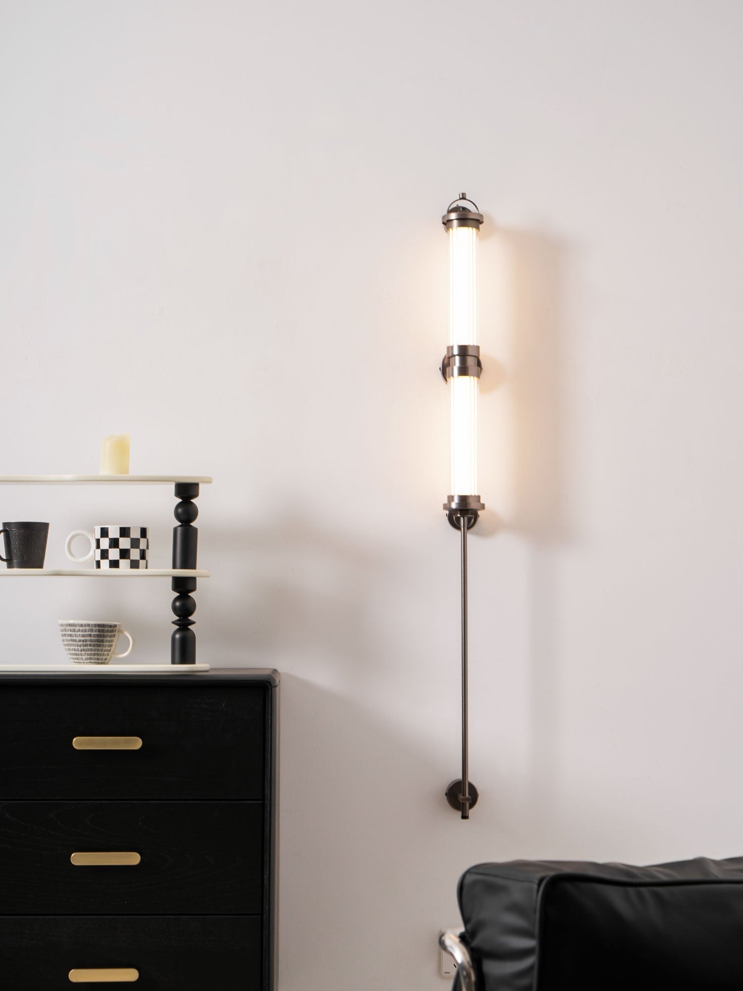 Meridian Vertical Wall Sconce - Lamp Outdoor