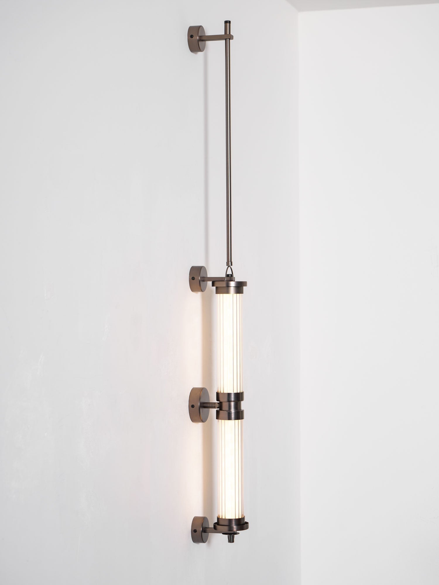 Meridian Vertical Wall Sconce - Lamp Outdoor