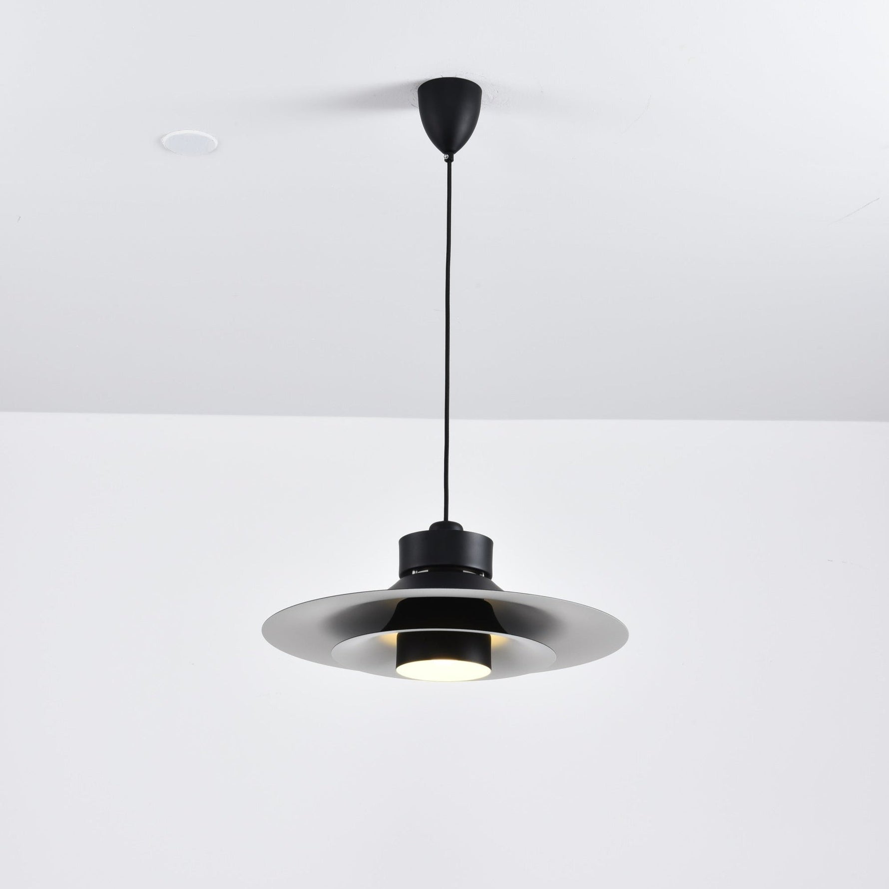 Sadie Minimalist Metal Pendant Lamp - Lamp Outdoor