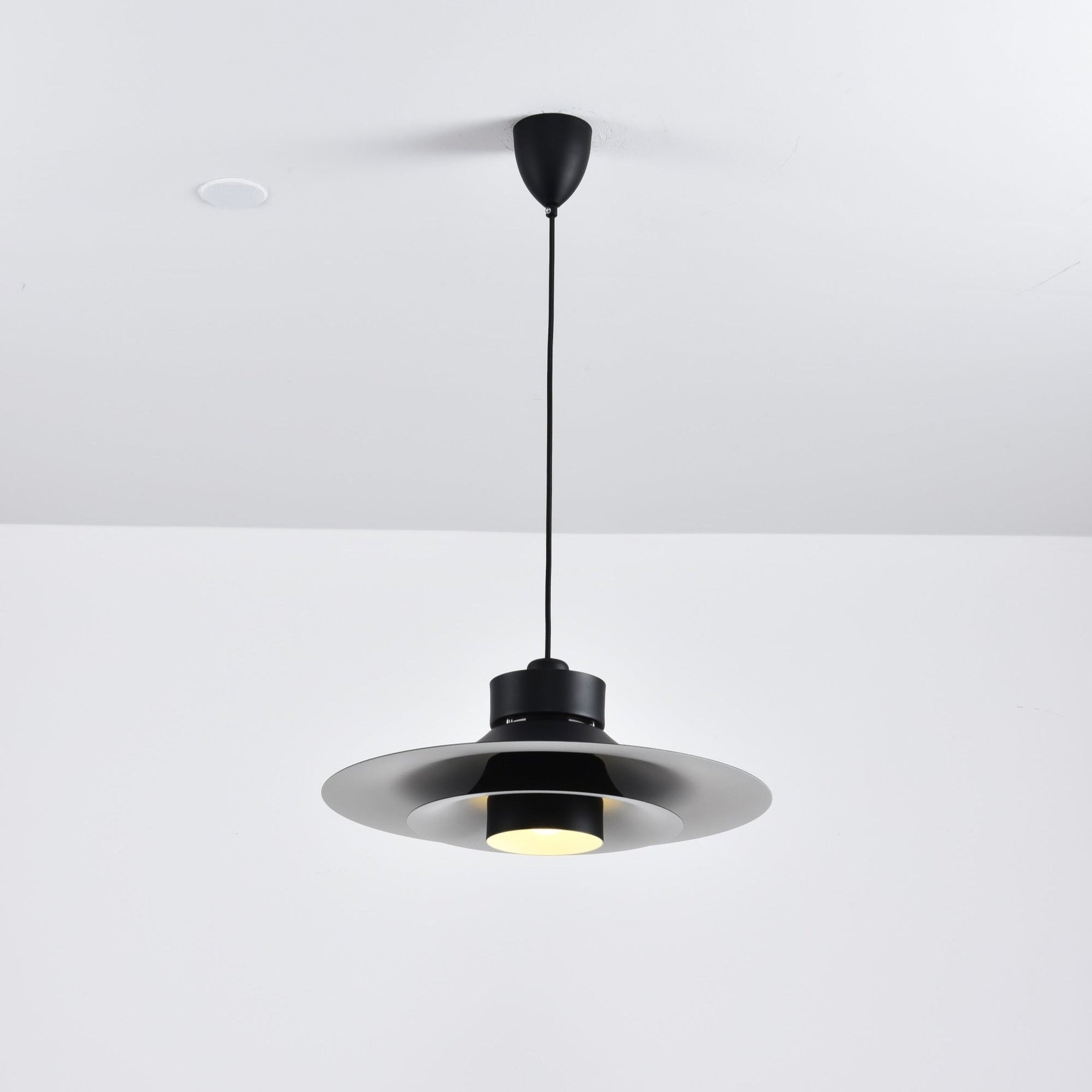 Sadie Minimalist Metal Pendant Lamp - Lamp Outdoor