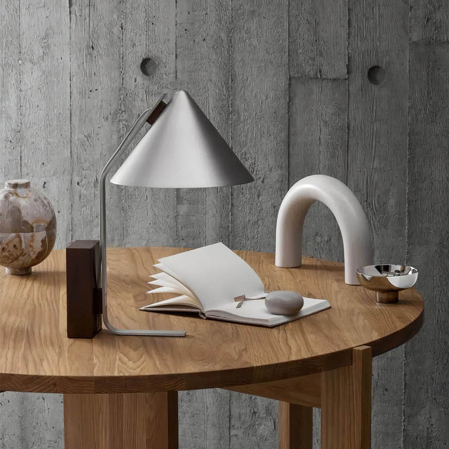 Neuf Modern Table Lamp