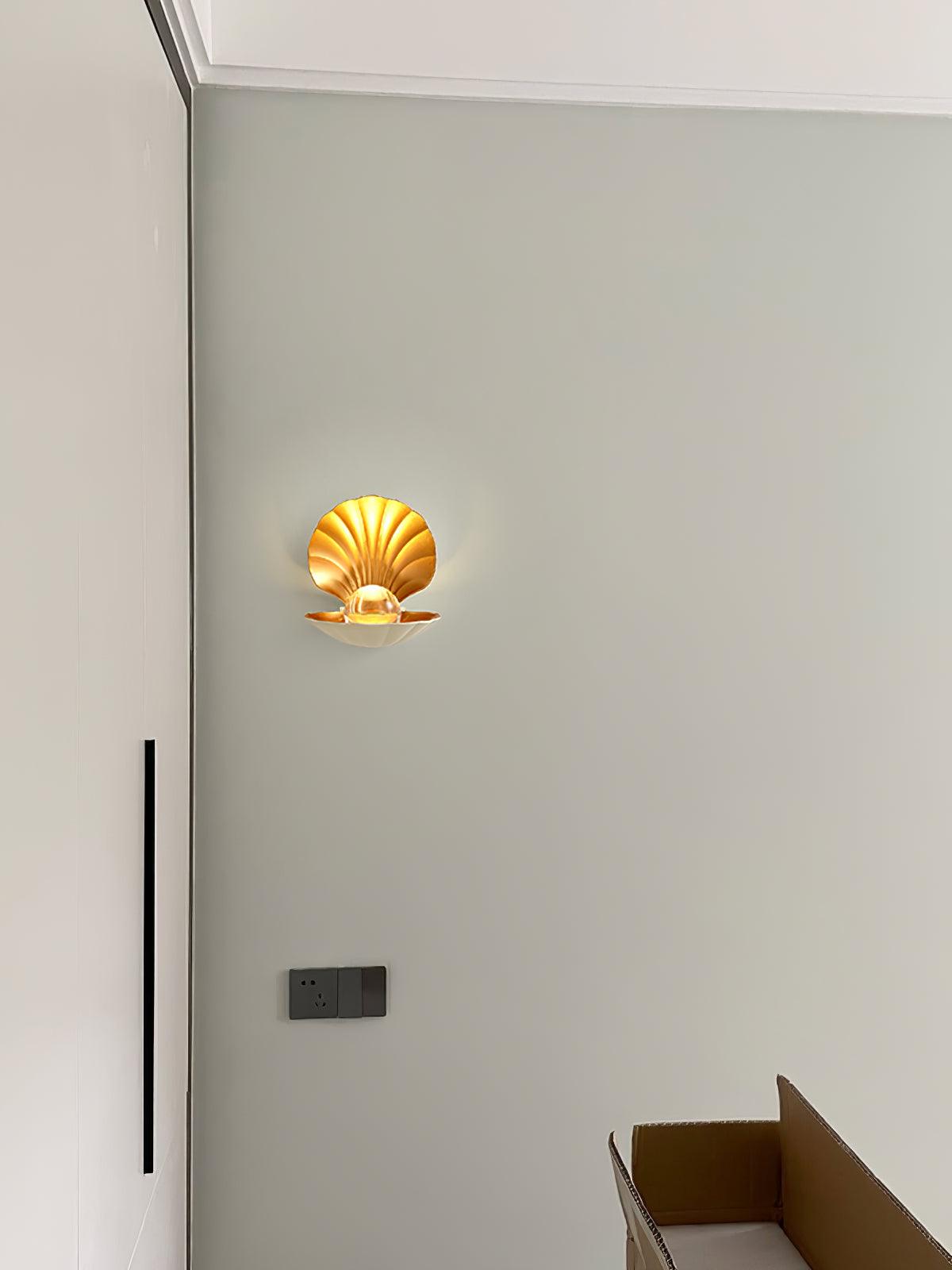 Pearl Clam Wall Light - Lamp Outdoor