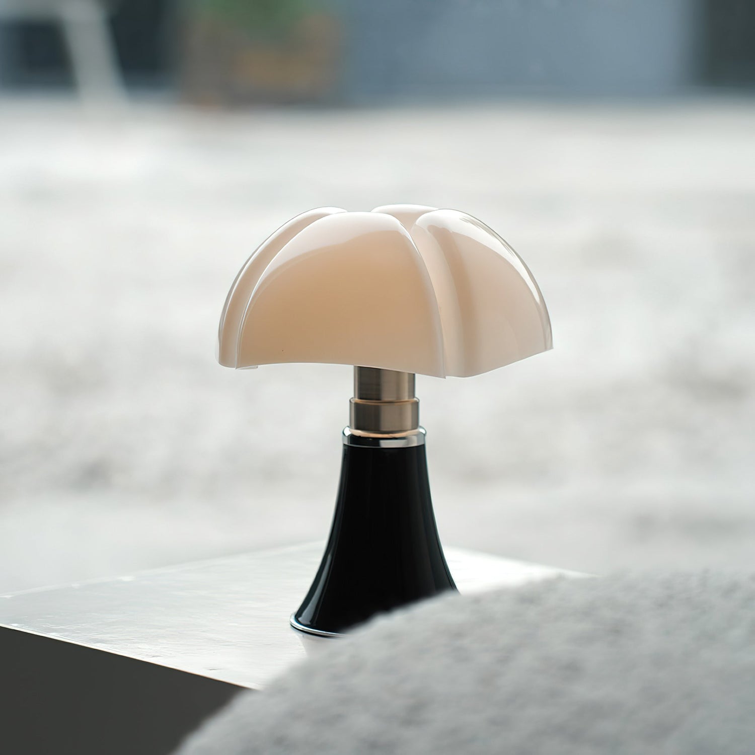 Pipistrello Modern Table Lamp