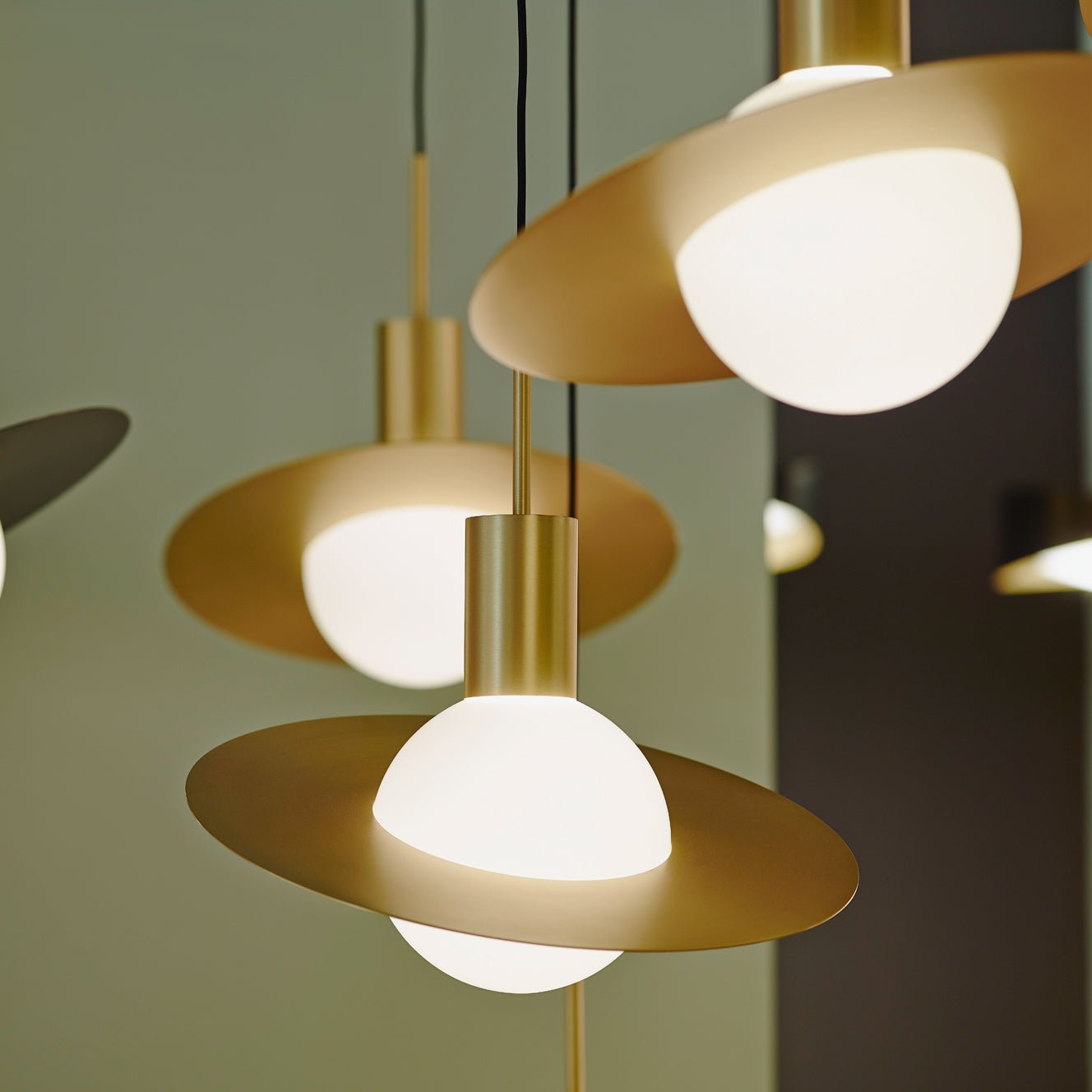 Doug Minimalist Metal Pendant Light - Lamp Outdoor