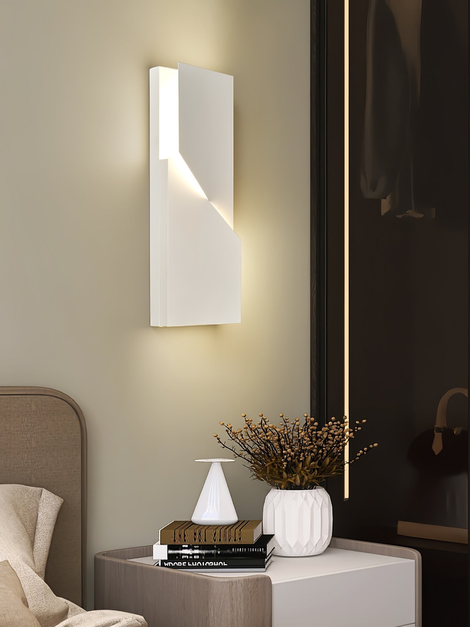 Shadows Grand Sconce - Lamp Outdoor