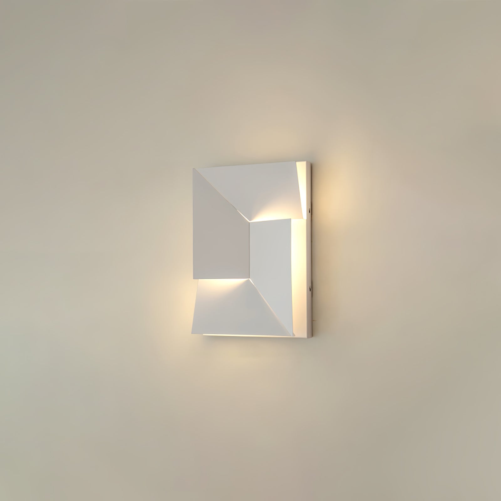 Shadows Grand Sconce - Lamp Outdoor