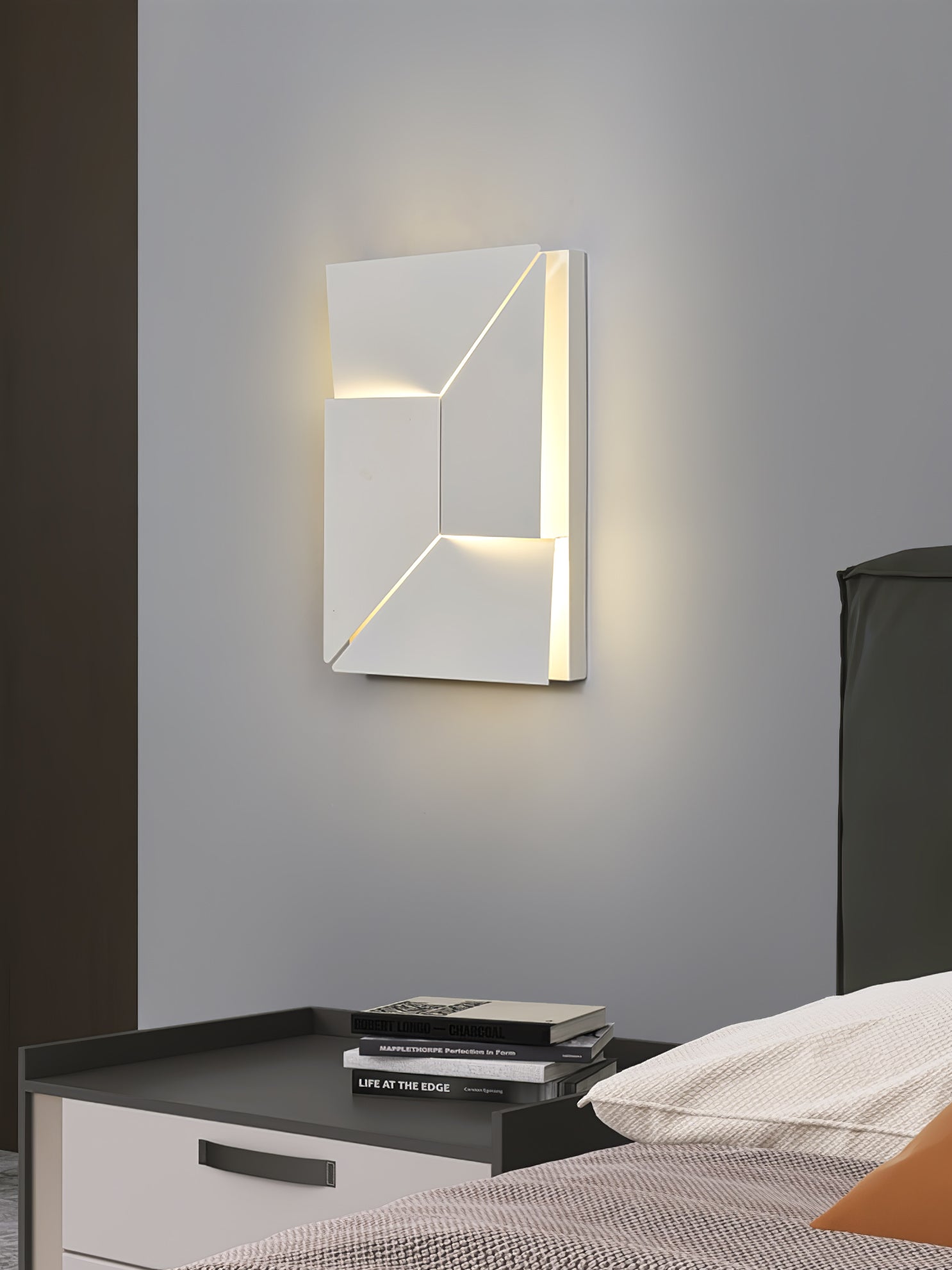 Shadows Grand Sconce - Lamp Outdoor