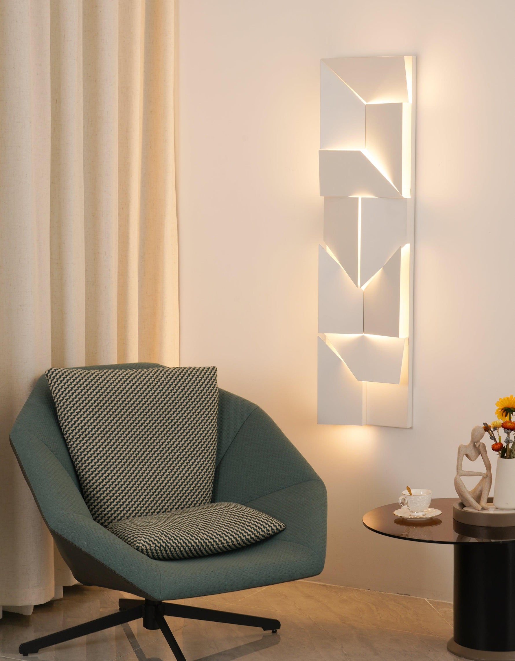 Shadows Grand Sconce - Lamp Outdoor