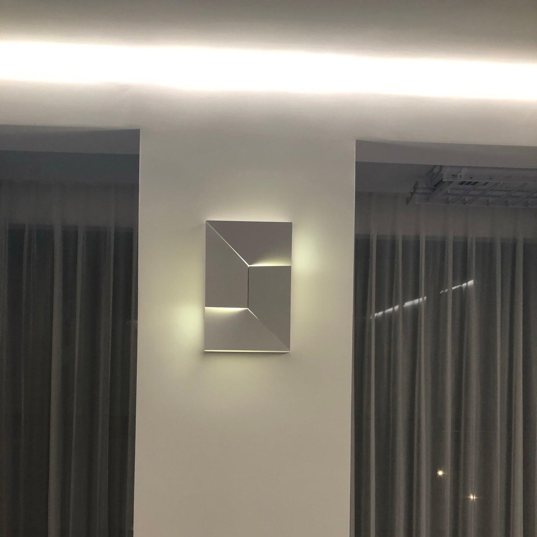 Shadows Grand Sconce - Lamp Outdoor