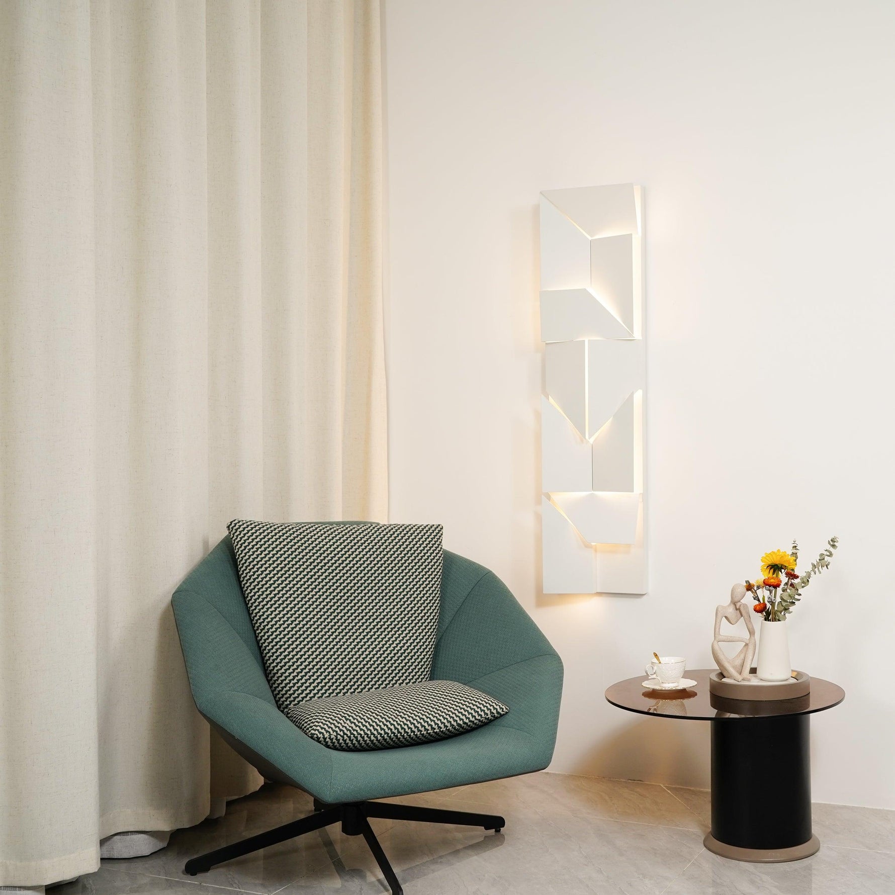 Shadows Grand Sconce - Lamp Outdoor