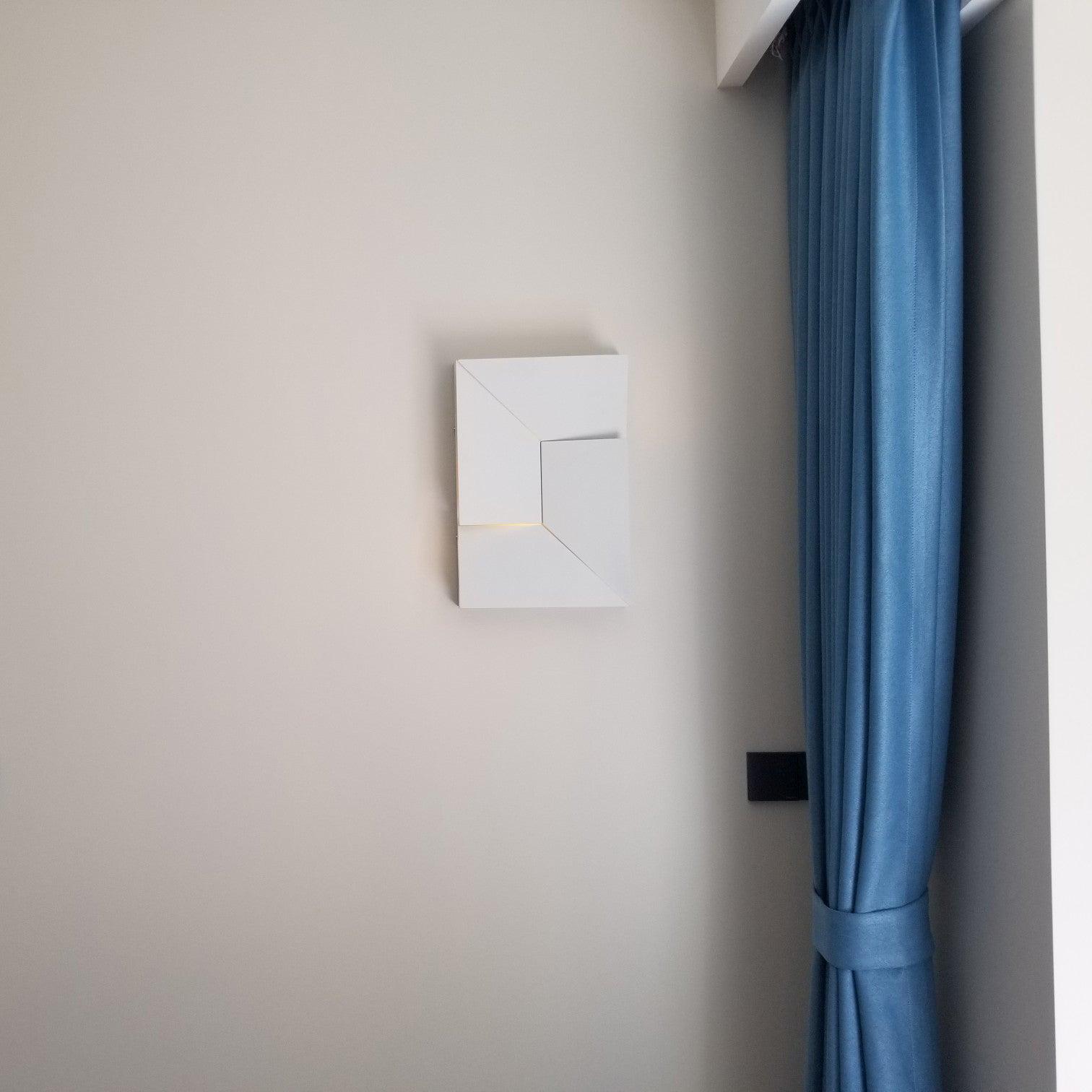 Shadows Grand Sconce - Lamp Outdoor