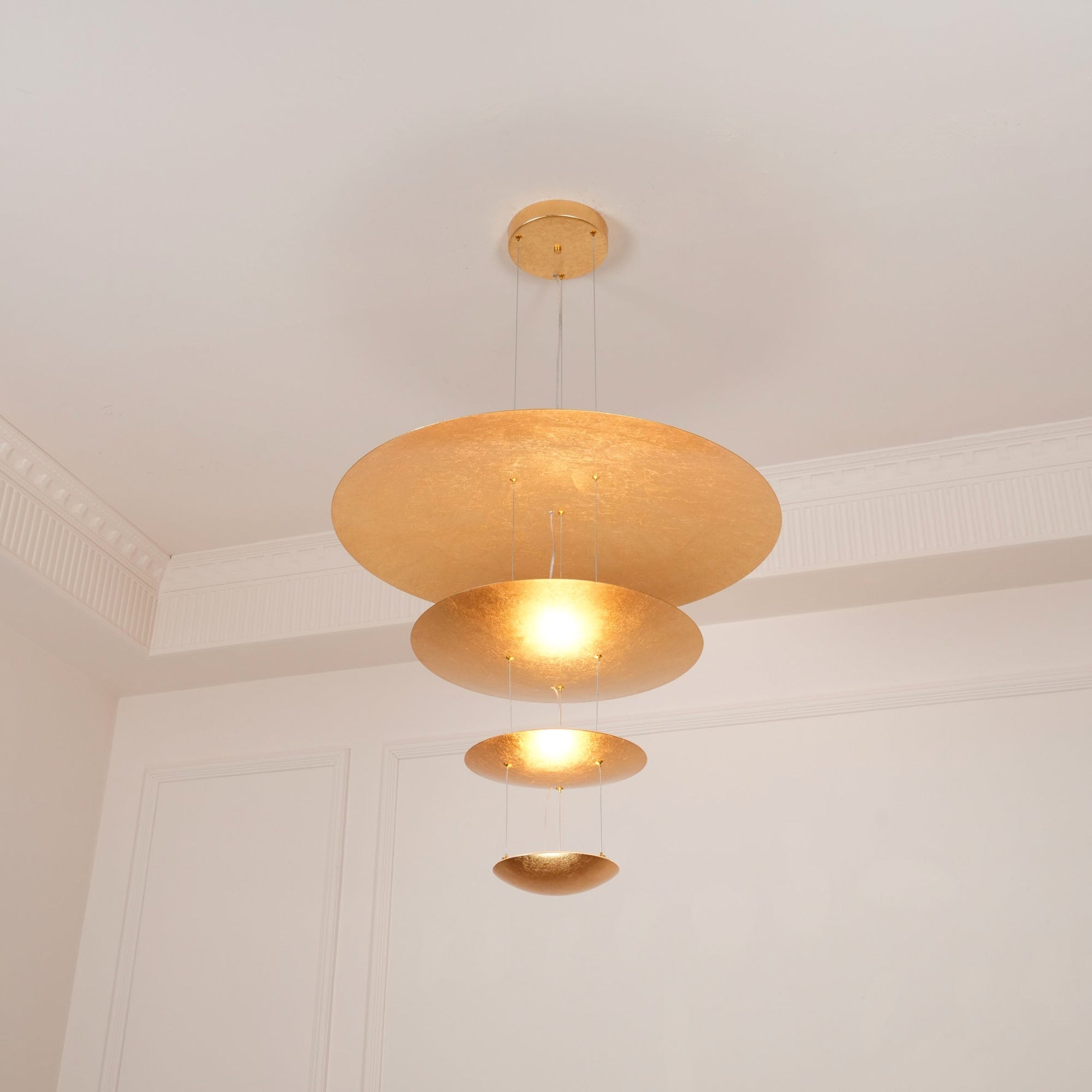 Zathaara Layered Gold Foil Pendant Light - Lamp Outdoor