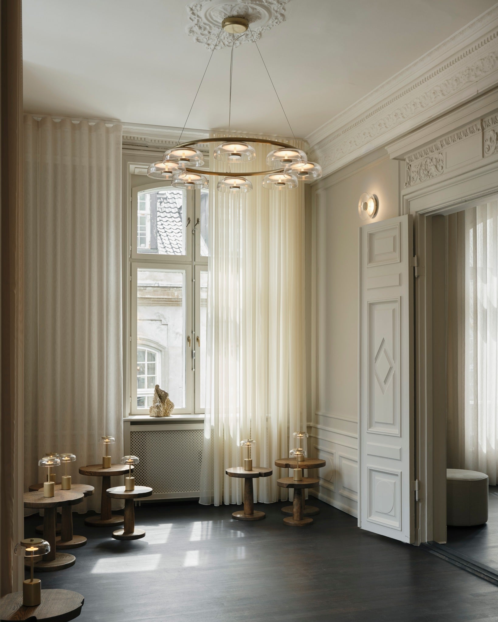 Aethera Circular Glass Chandelier - Lamp Outdoor