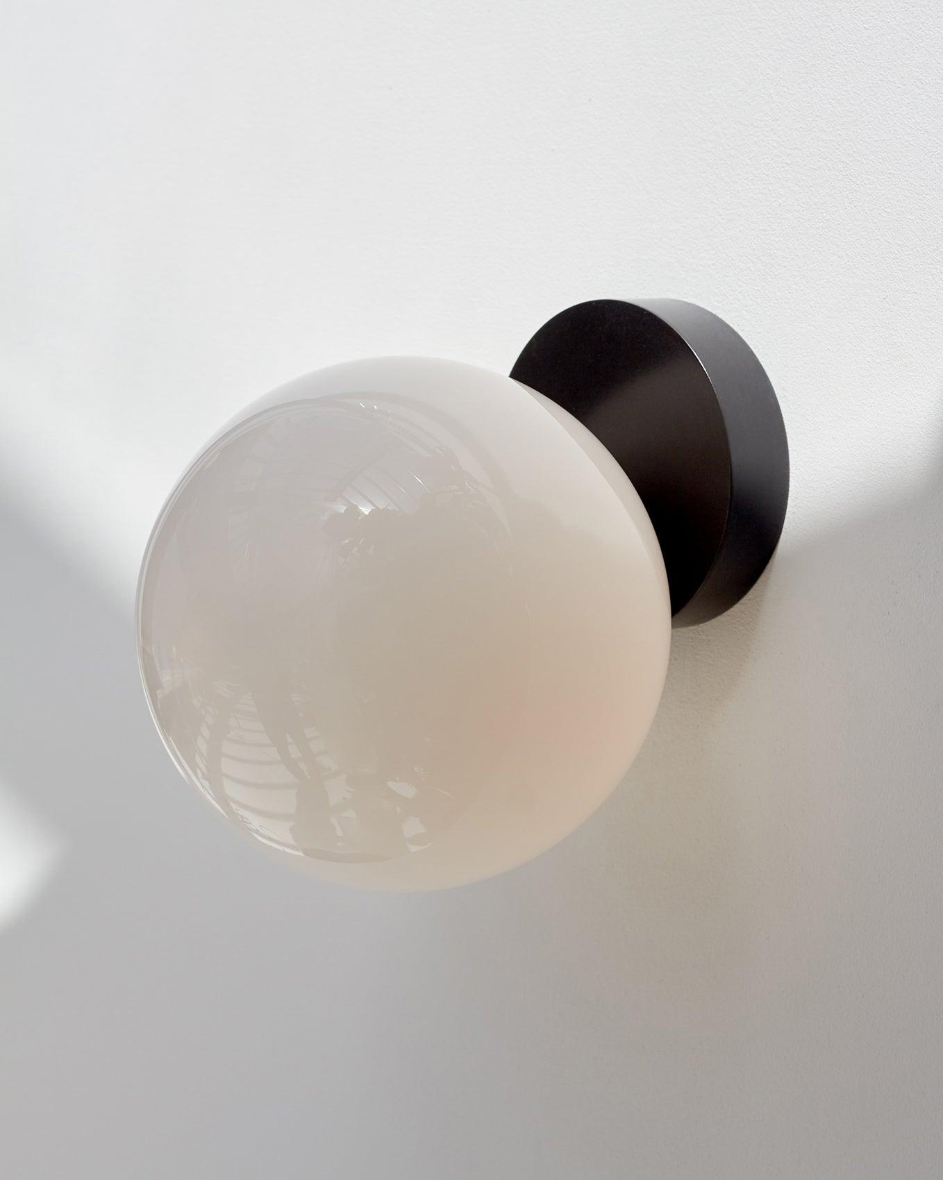 Tip of The Tongue Wall Lamp - Lamp Outdoor