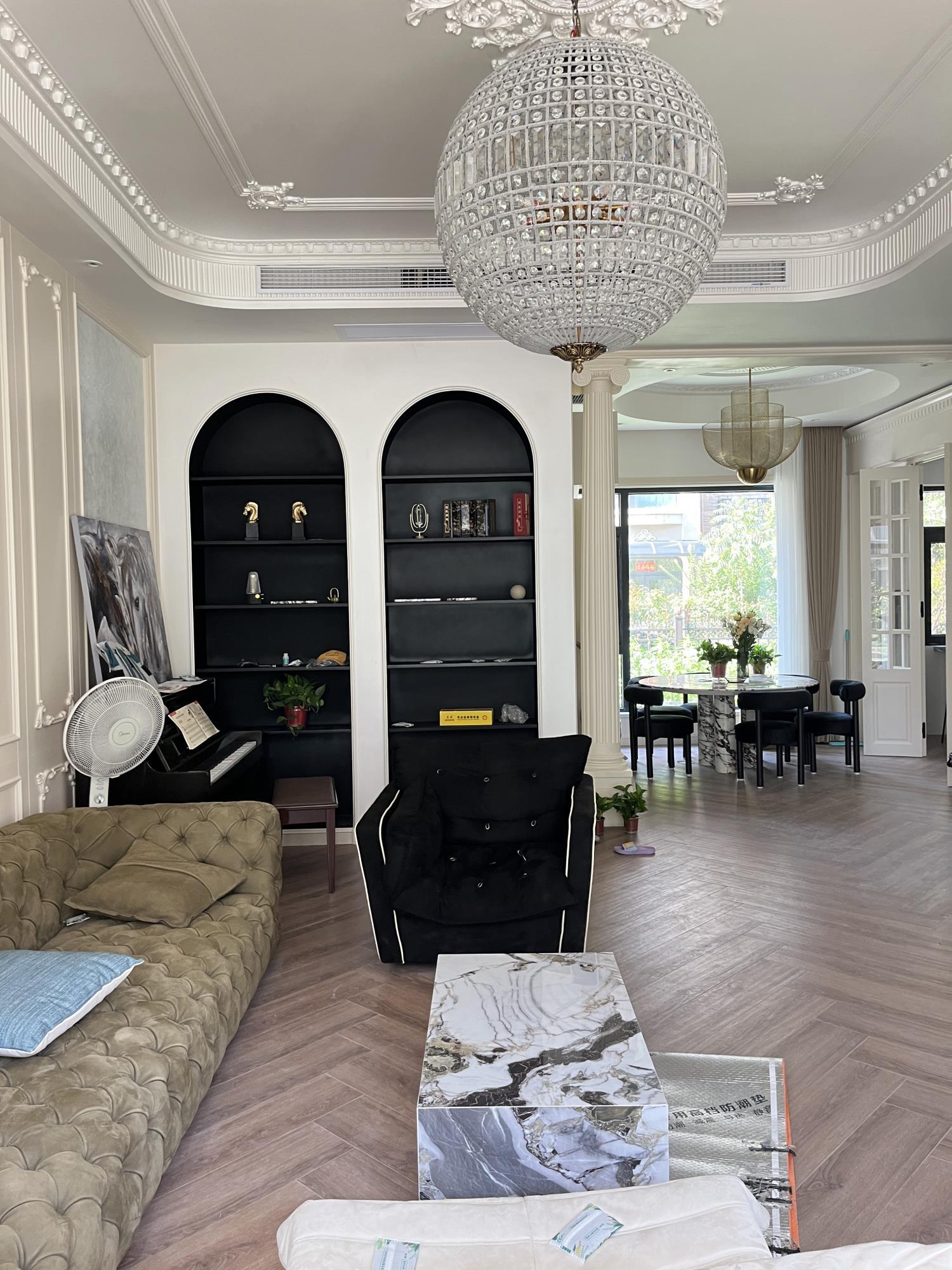 Traditional Gold Globe Chandelier - Lamp Outdoor