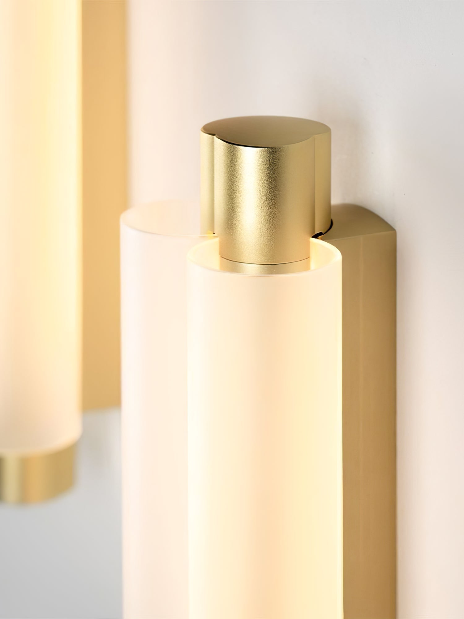 Trillium Wall Sconce - Lamp Outdoor