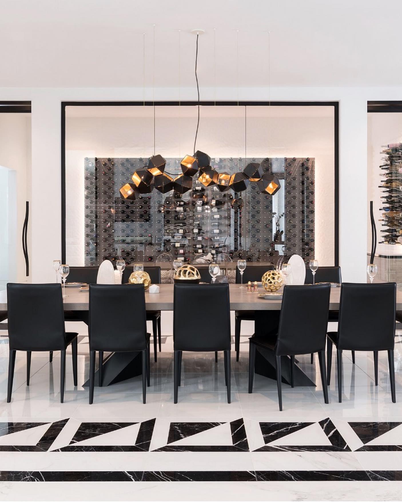Welles Chandeliers - Lamp Outdoor