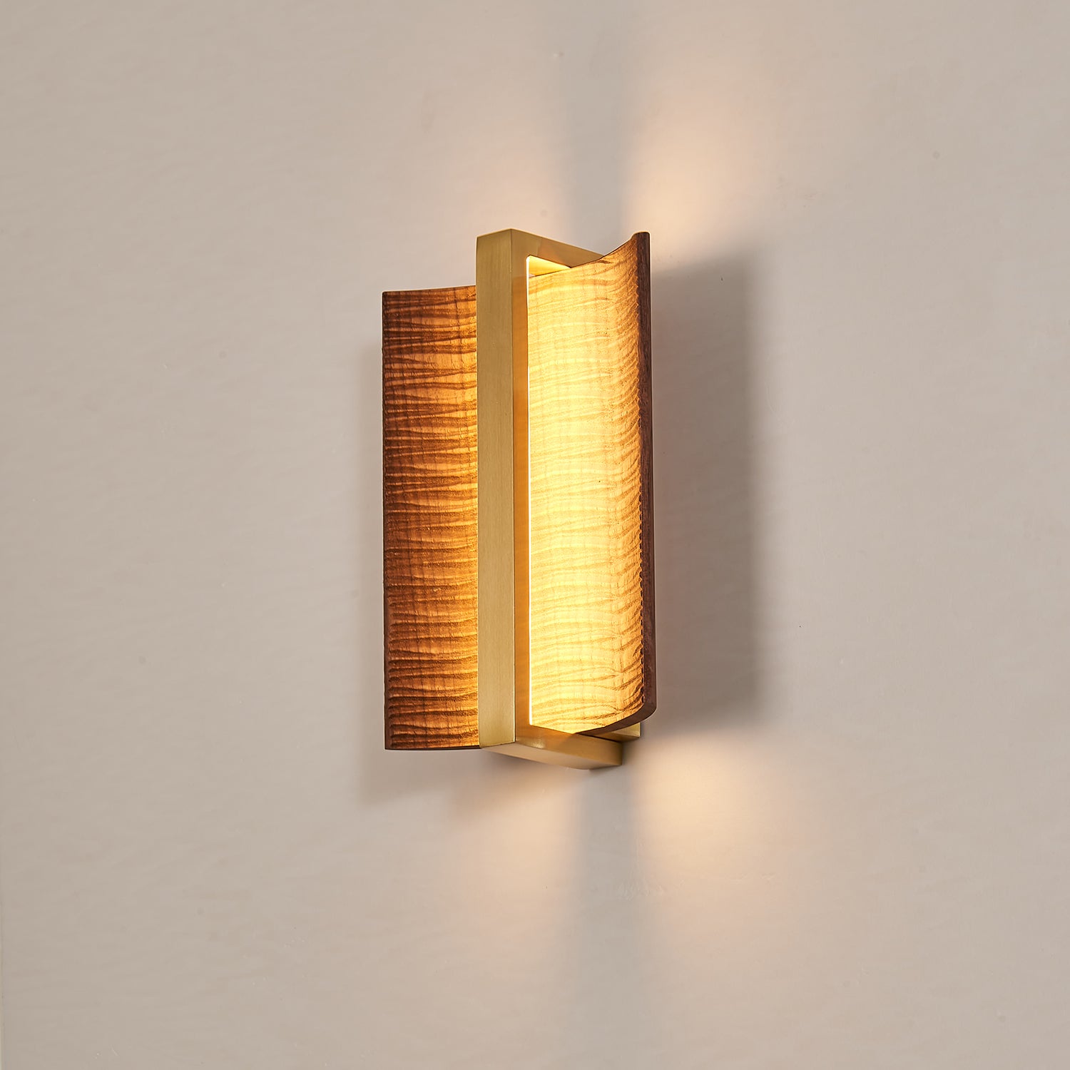 Whisperwood Wall Light - Lamp Outdoor