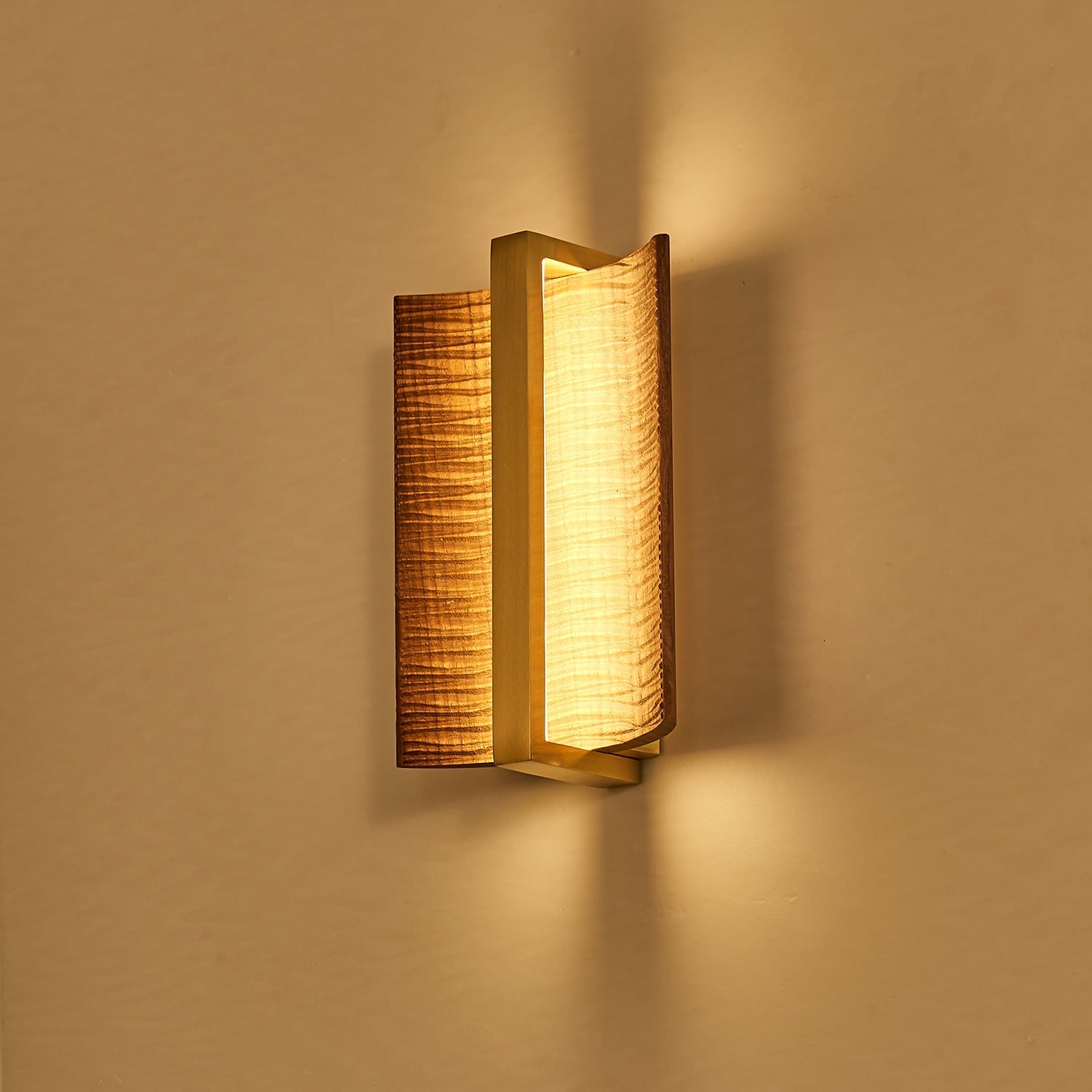 Whisperwood Wall Light - Lamp Outdoor