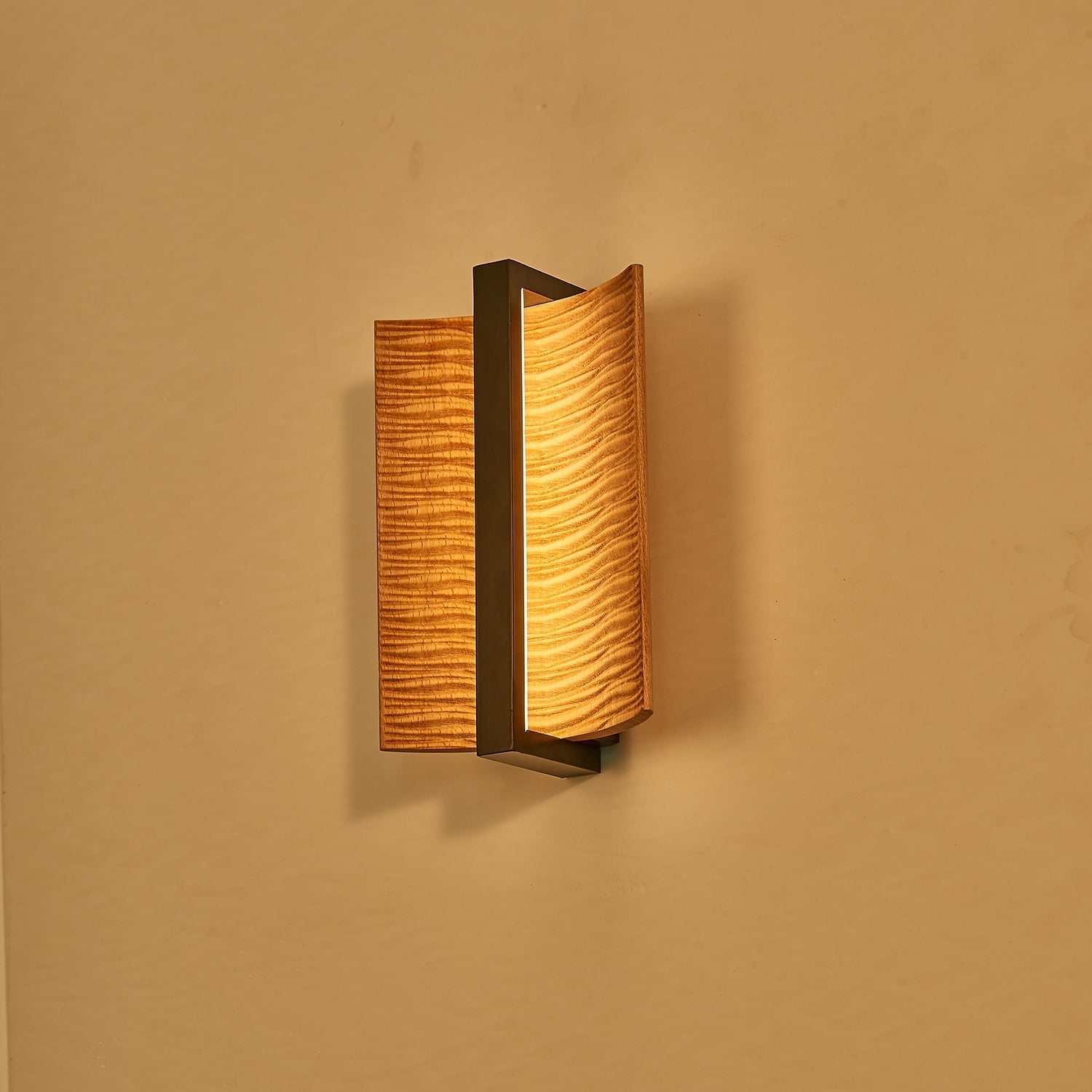 Whisperwood Wall Light - Lamp Outdoor