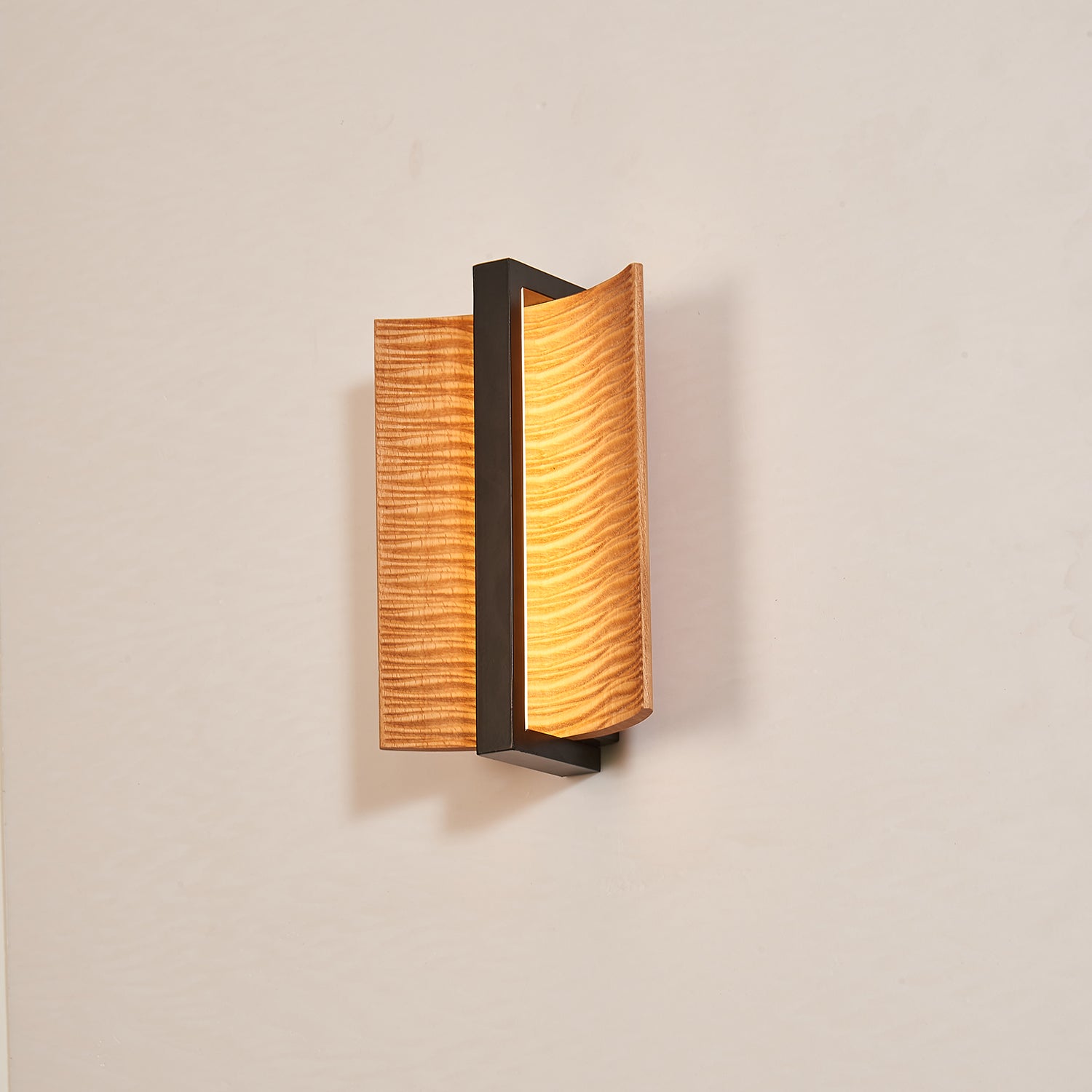 Whisperwood Wall Light - Lamp Outdoor