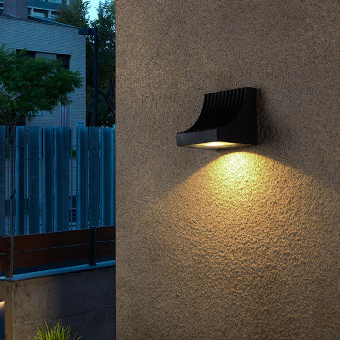 Industrial Outdoor Wall Light Minimalist Style - Lamp Outdoor