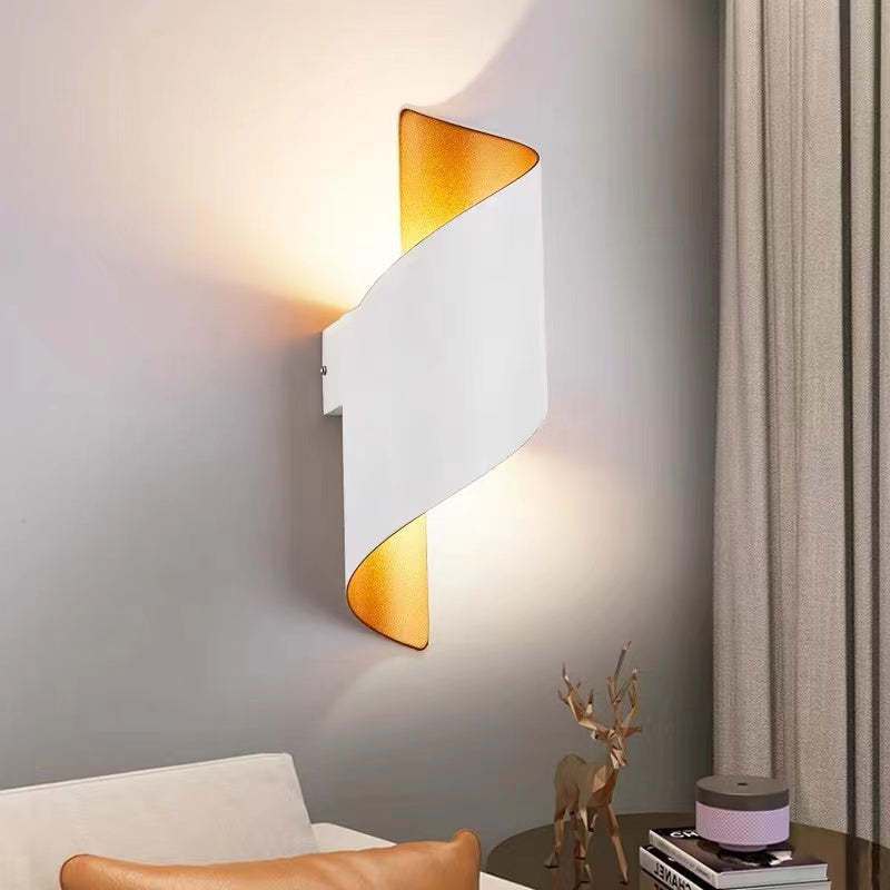 Travin Modern Conch Shape Spiral Outdoor Wall Lamp, Black/White/Gold - Lamp Outdoor